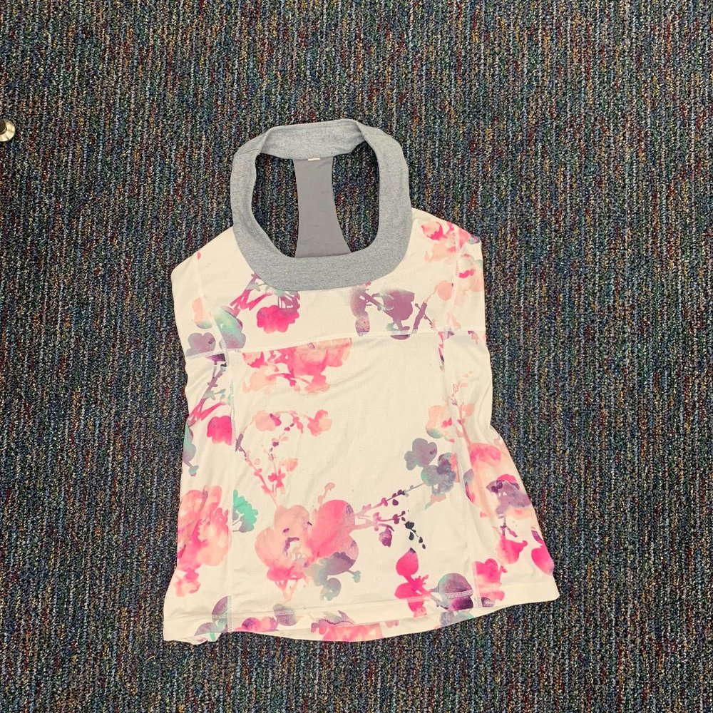 New Lululemon athletica floral top 10